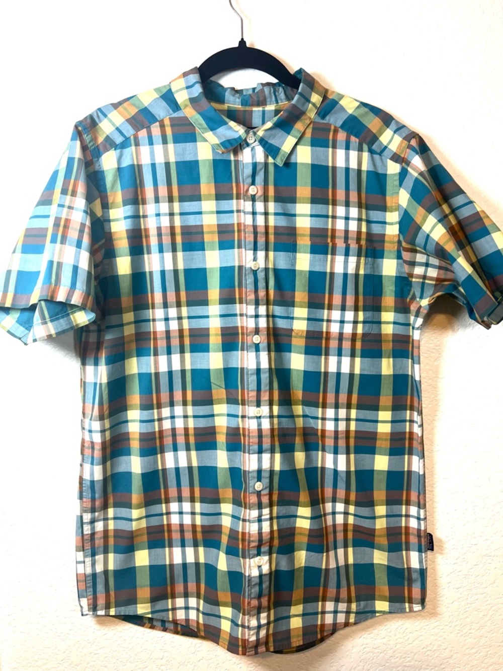 Patagonia Organic Cotton plaid short-sleeve button-up shirt Men’s Medium